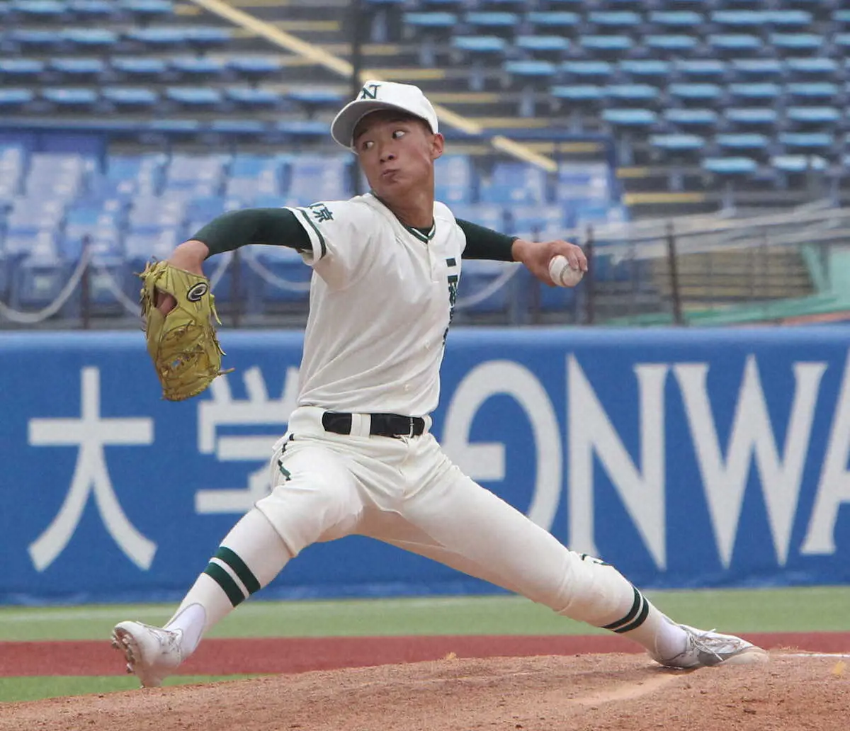【画像・写真】【高校野球】二松学舎大付は「みんなで勝つ」公式戦初先発の2年生左腕・小高が力投　2戦連続コールド勝ち