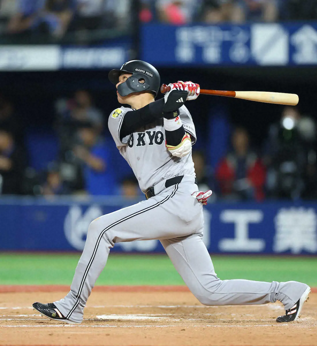 【画像・写真】巨人の「4番・三塁」坂本勇人が延長11回に劇的V弾！　石川が昨季戦力外になった古巣戦初登板で白星