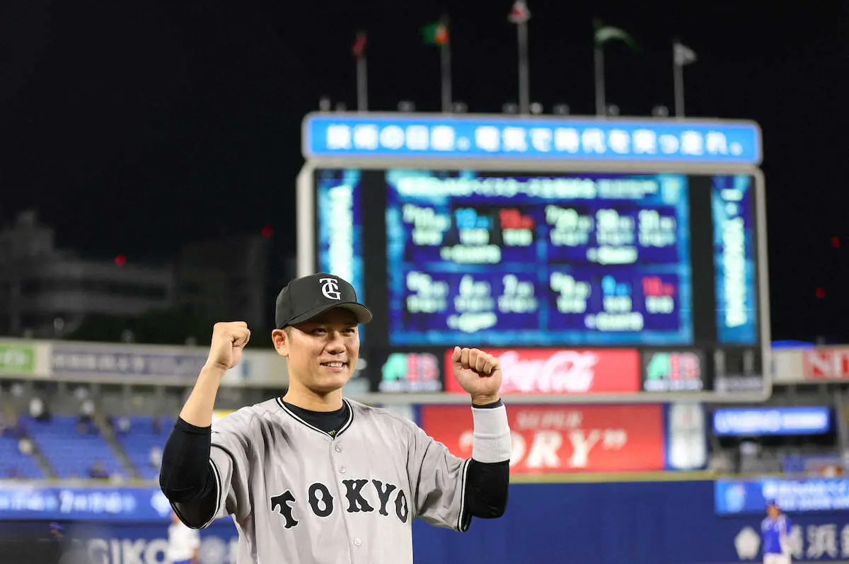 【画像・写真】もうカッコ良すぎ！延長V弾の坂本勇人「いいところ見せれて良かったです」　試合前に少年から贈り物