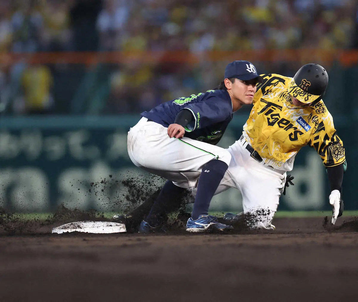 【画像・写真】阪神　左翼で先発した豊田が5回守備から交代　直前に好機で凡退＆走塁死