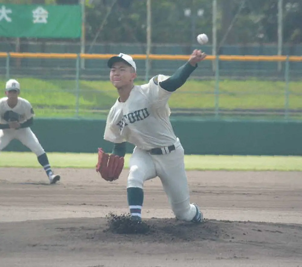 【画像・写真】【高校野球】報徳学園が難敵を破り連覇へ発進　エース左腕の岡田壮真が1失点完投