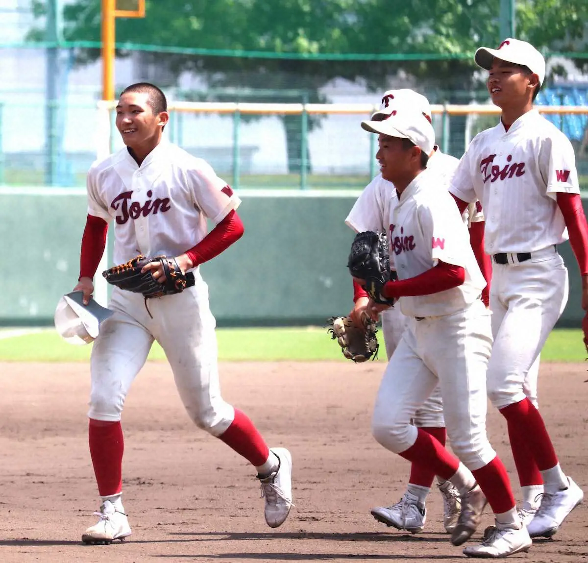 【画像・写真】古豪・桐蔭（和歌山）146キロ右腕のリレーで初戦突破　ともに足つるアクシデントにも侍ジャパンの教え