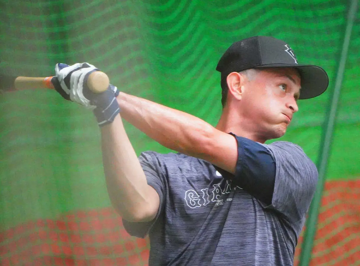 【画像・写真】巨人　23年WBCチェコ代表のフルプ＆元DeNAの乙坂と支配下選手契約