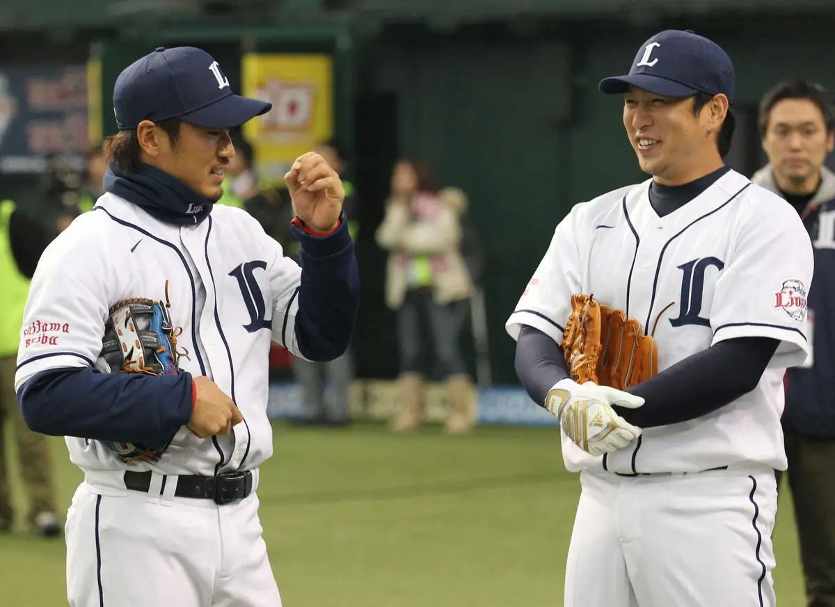 【画像・写真】西武“名二遊間コンビ”復活！中島宏之氏＆片岡保幸氏　ファン「泣けた」ストライク投球に東京D「オー！」