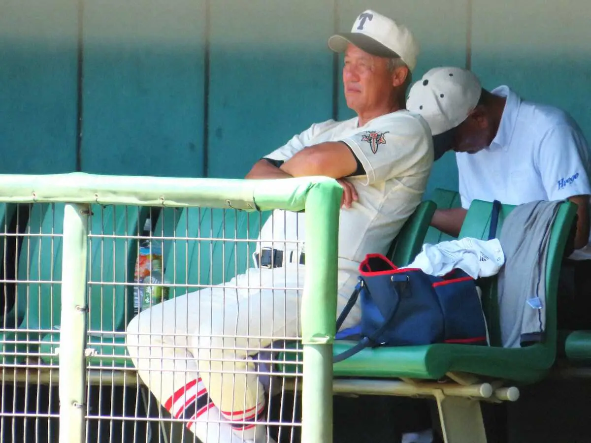 【画像・写真】東洋大姫路が4点差を逆転　「背番号1」木下が緊急登板して無失点　勝利呼び込む