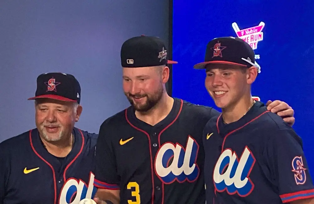 【画像・写真】ローリー「初めて知った」捕手＆両打ち史上初のHRダービー優勝で今後の選手に「何かしらの刺激になれば」