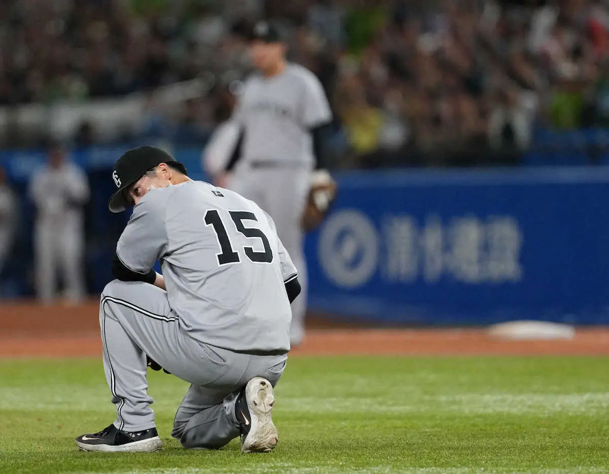 【画像・写真】巨人・大勢はまさかの今季4敗目　マウンドでぼう然