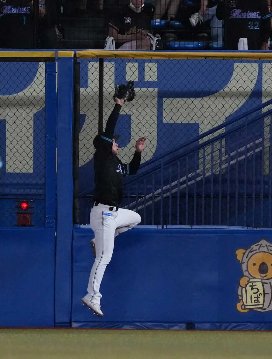 【画像・写真】ロッテのイケメン25歳外野手がアウトカウント間違えるハプニング「面白すぎる」「可愛い」