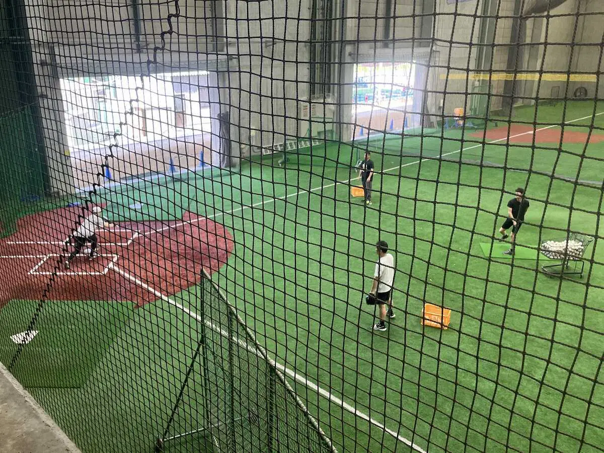 【画像・写真】巨人・泉口が休日返上でバント特訓　前日懲罰交代「しっかり戦力として見てもらえるように」