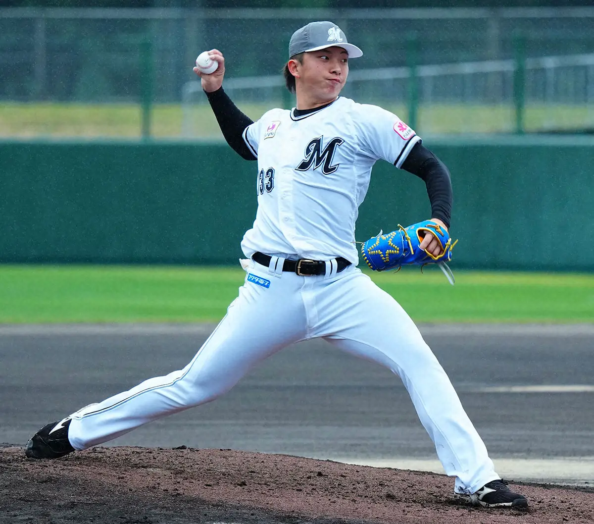 【画像・写真】ロッテ　23年育成ドラフト1位の武内が右肘を手術