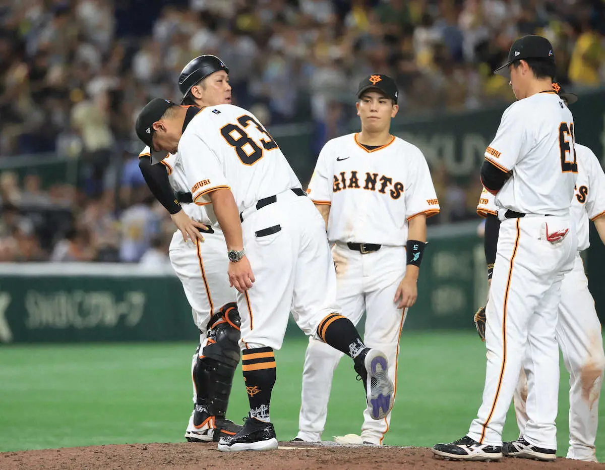 【画像・写真】昨季セ新人王の巨人・船迫大雅　あまりにつらい18試合ぶり失点、3敗目　2発被弾4失点にタオルかぶり…