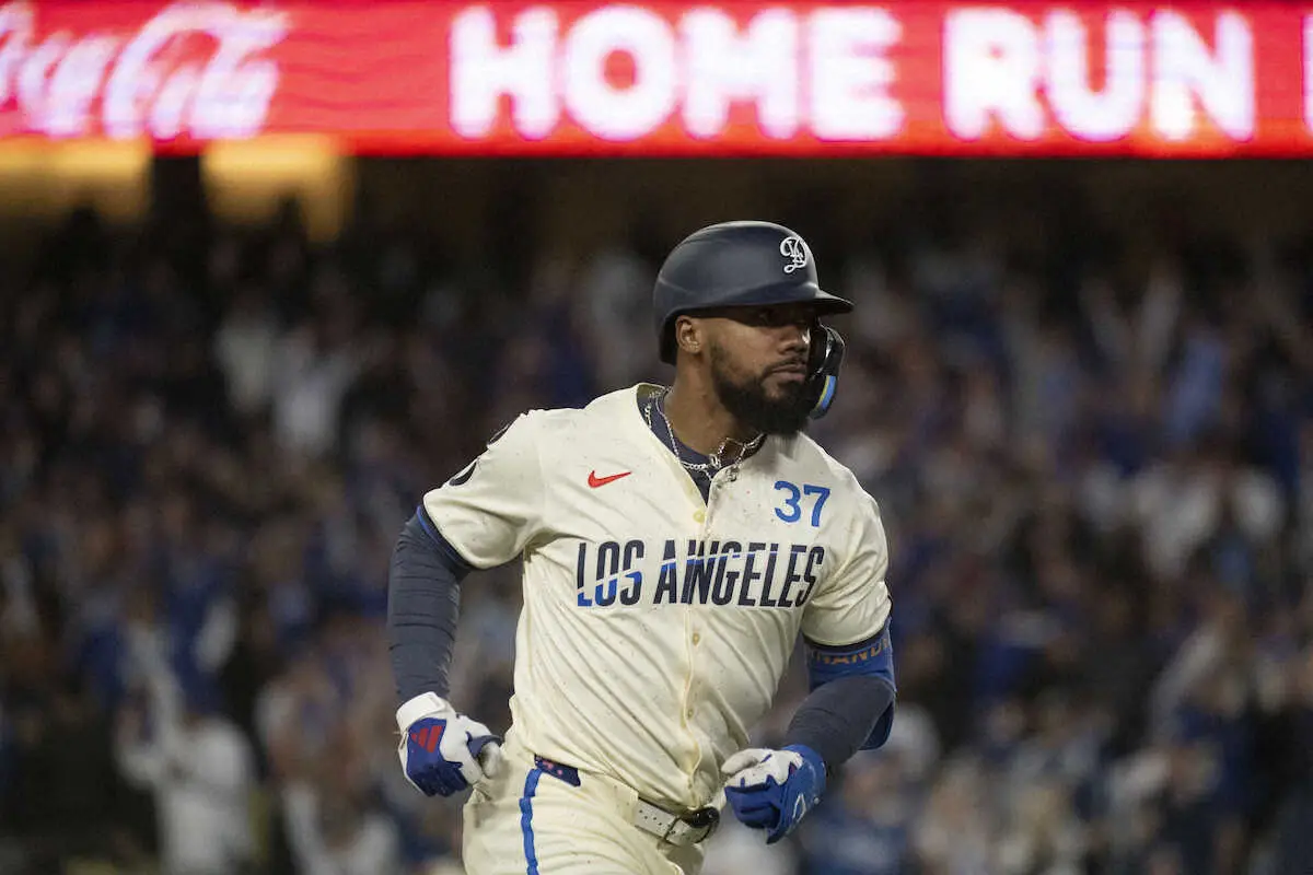 【画像・写真】T・ヘルナンデス　明暗分けた3回の右翼守備を語る「カットしようとしたけど少しライン寄りに守っていた」