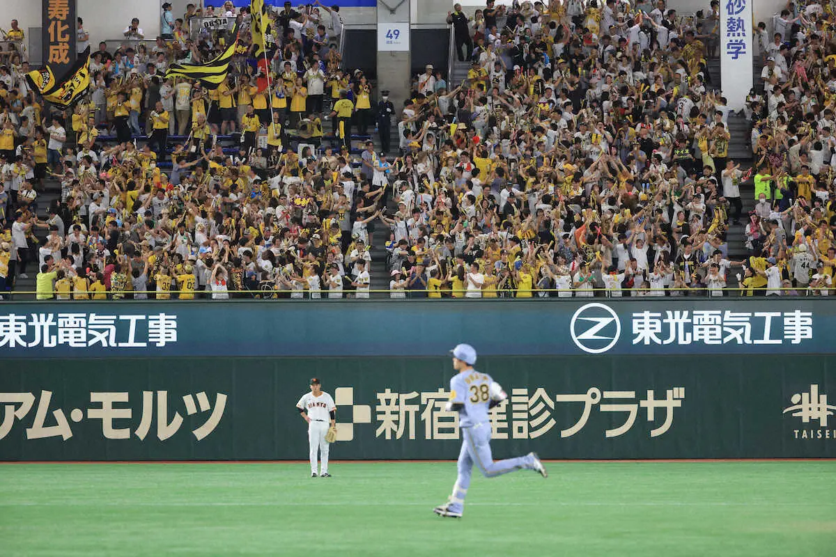 【画像・写真】阪神・小幡竜平　2打席連続の3号2ラン！右翼席へ弾丸ライナー　20日から2戦3発の量産態勢