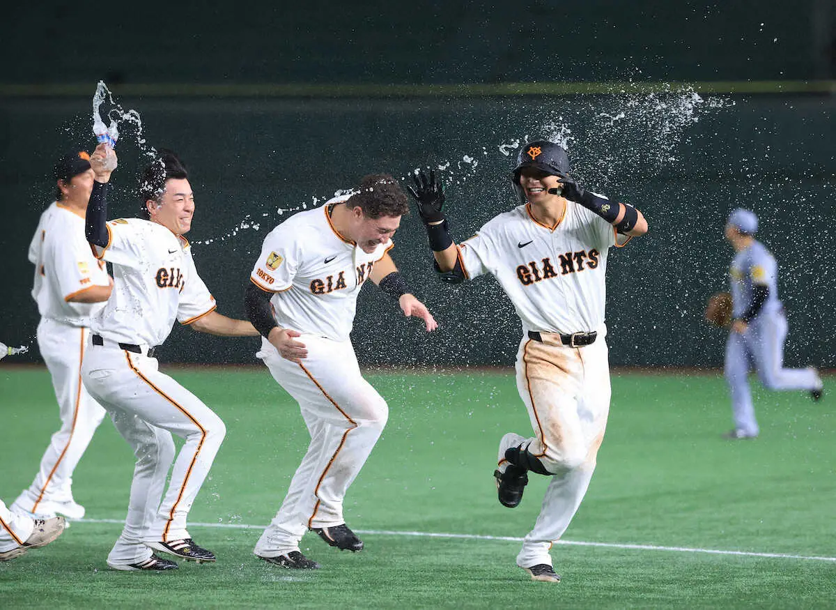 【画像・写真】巨人・吉川尚輝「絶対勝つっていう気持ちで」今月初、24日ぶり打点がサヨナラ打　後半戦の逆襲を誓う