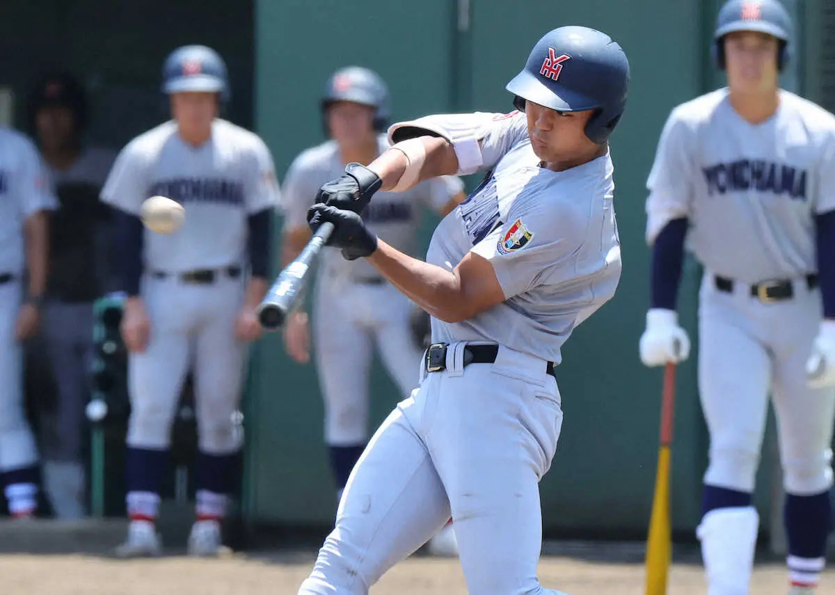【画像・写真】【高校野球】横浜　“あと1球”から涙の劇的逆転サヨナラ勝ち！阿部葉主将が決めた