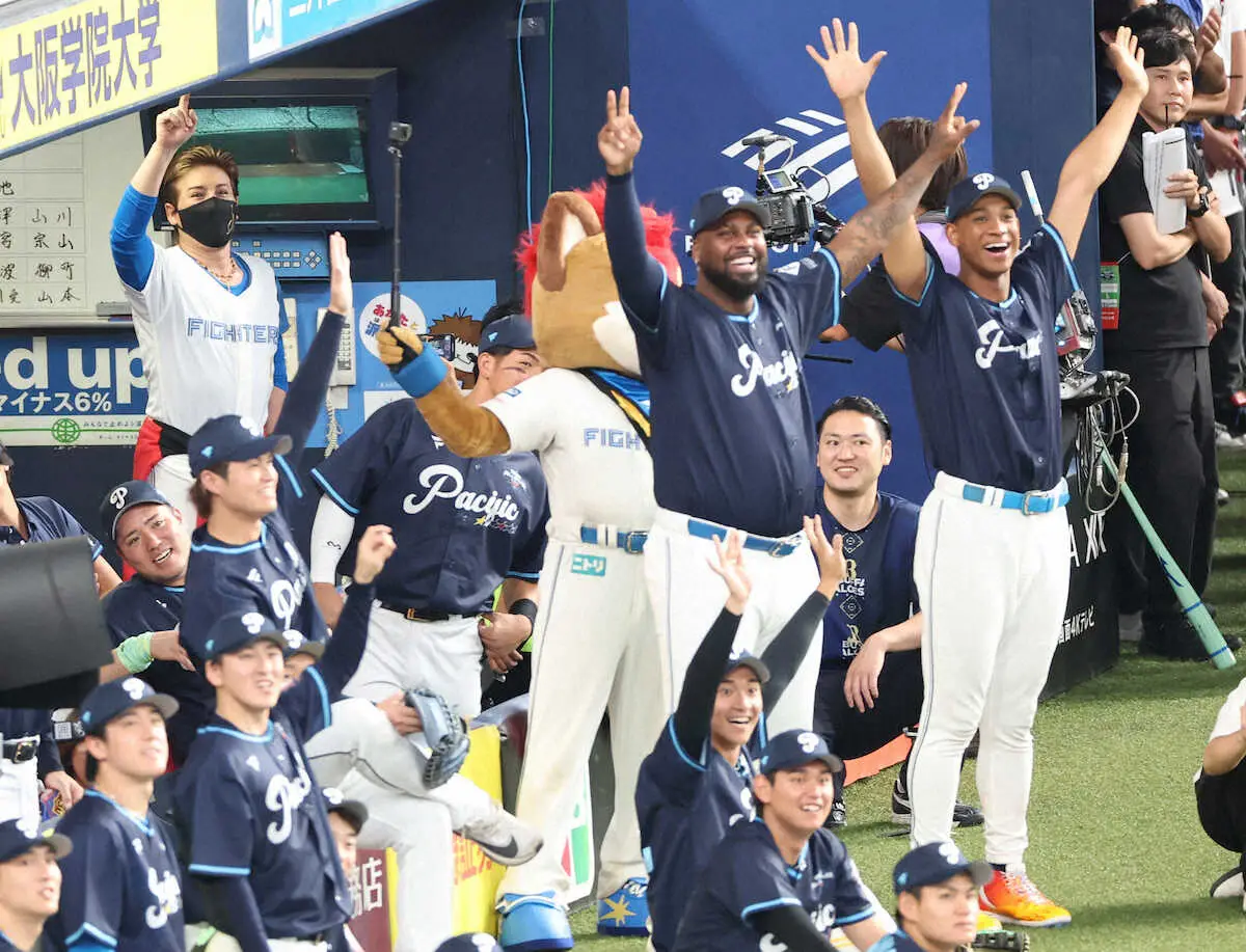 【画像・写真】【球宴】日本ハム・新庄監督の“電光掲示サングラス”は160万円！ファン衝撃「えっ…」「さすが笑」