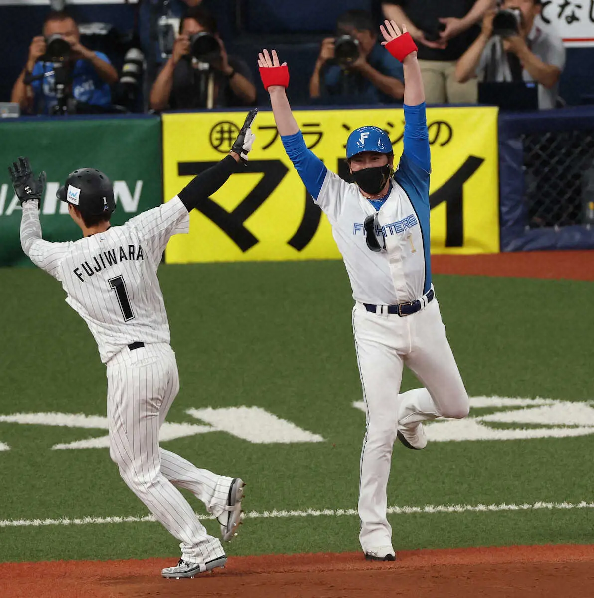 【画像・写真】【球宴】第1戦は全パが快勝！オリックス勢が本拠で躍動、頓宮3ラン＆若月ソロ競演　頓宮がMVP