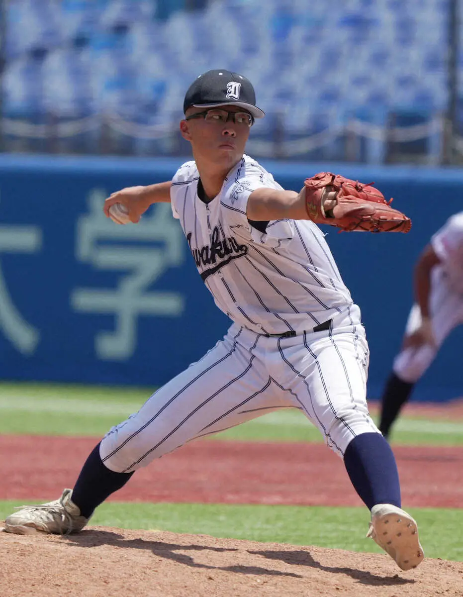 【画像・写真】＜帝京・岩倉＞2番手で登板し力投する岩倉の佐藤海翔（撮影・郡司　修）