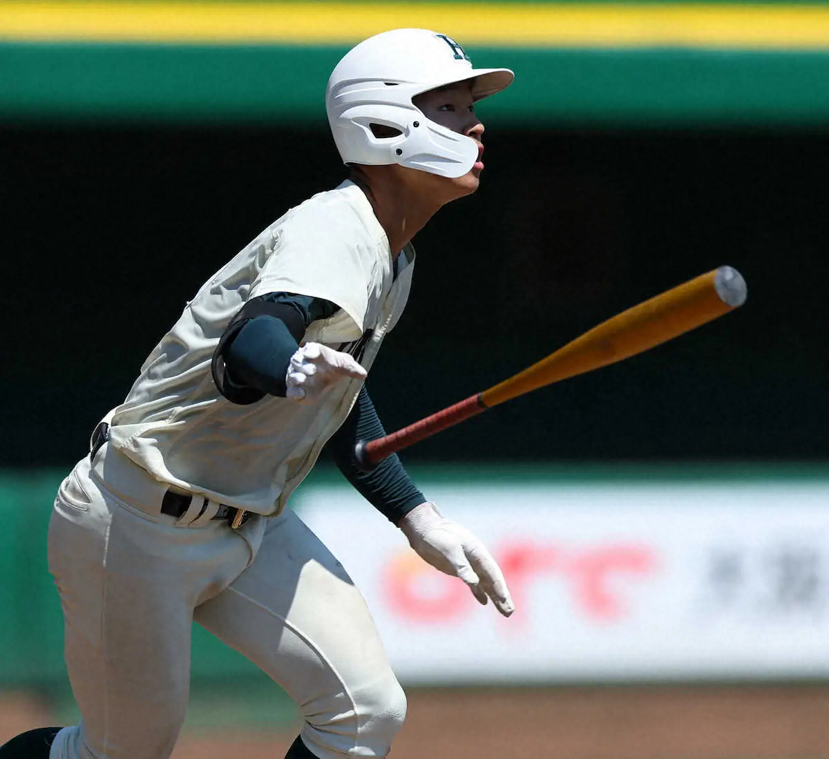 【画像・写真】【高校野球】報徳学園　神戸国際大付に8回コールド勝ちで4強　山岡純平が3ラン含む3安打3打点