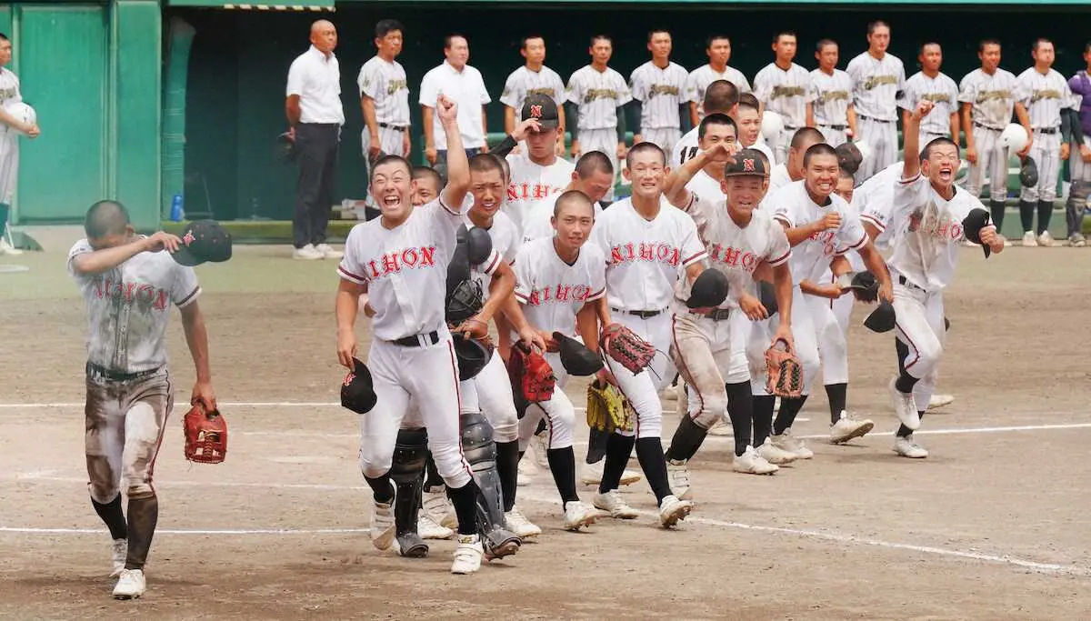 【画像・写真】日大山形2年ぶり20度目の甲子園　宿敵鶴岡東に1点差の辛勝　先制打の岩下主将「役に立てたかな」と涙
