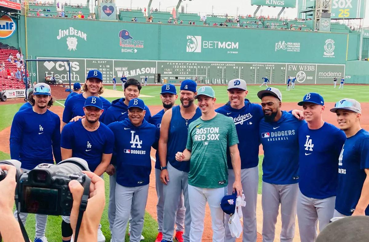 【画像・写真】Wシリーズ胴上げ投手のビューラー　ドジャースの元同僚から優勝リングプレゼント　大谷、由伸も祝福