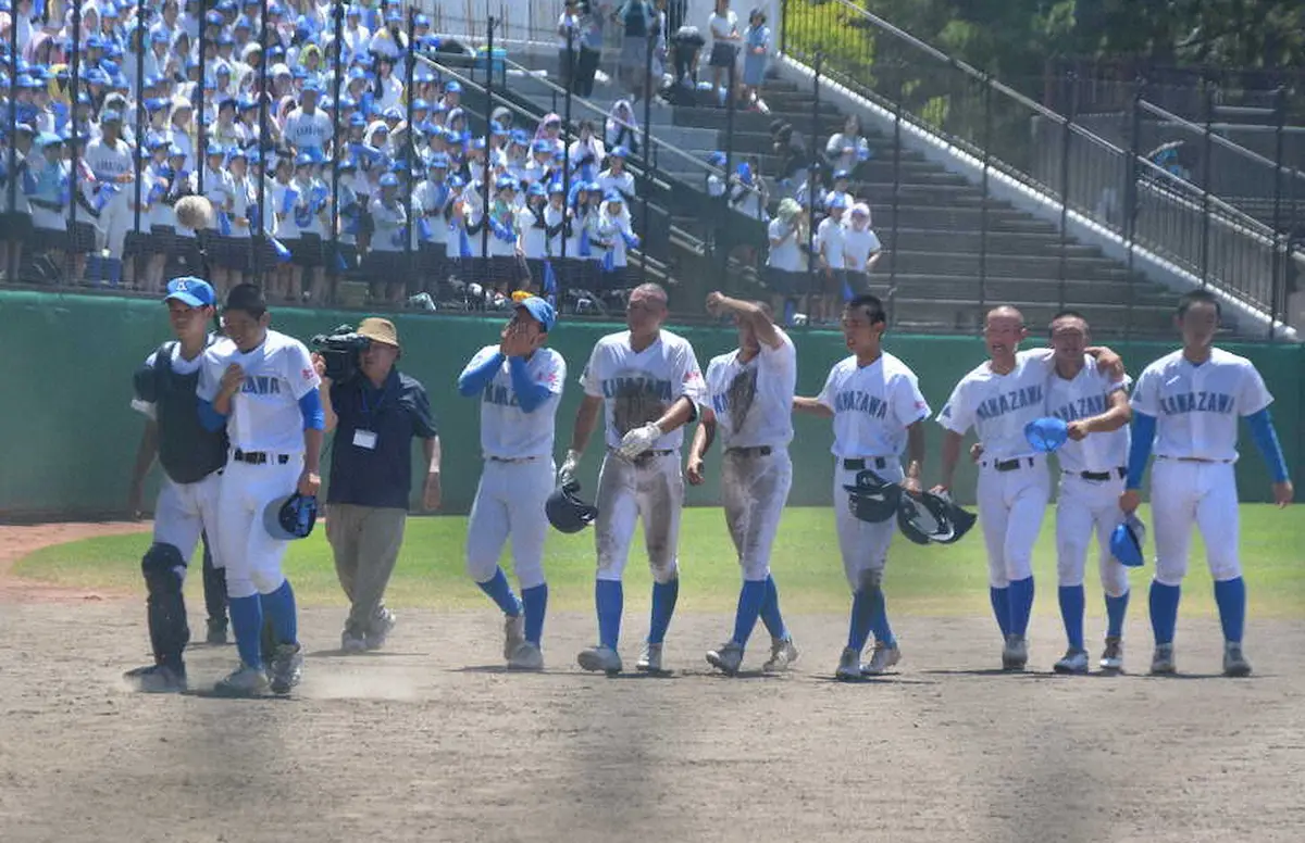 【画像・写真】【高校野球】金沢が14年ぶりの甲子園出場逃す　小松大谷に延長戦で惜敗