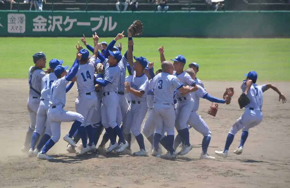 【画像・写真】【高校野球】小松大谷が2年連続4度目の夏切符　終盤に驚異の粘り