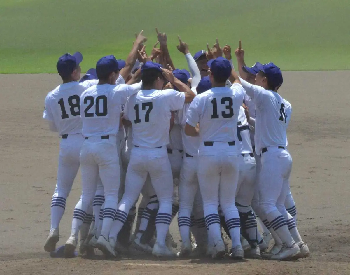 【画像・写真】【高校野球】県岐阜商が3年ぶり31度目甲子園！打線15安打10得点で指揮官「感謝」と涙　全国で復権だ