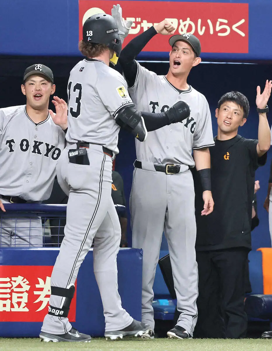 【画像・写真】巨人・キャベッジが初回に先制3ラン　弾丸ライナーで右翼席へ　勝てば今季3度目の4連勝