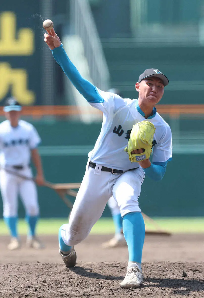 【画像・写真】【高校野球】来秋ドラフト目玉の山梨学院・菰田　守備練習→投球　慌ただしく二刀流調整