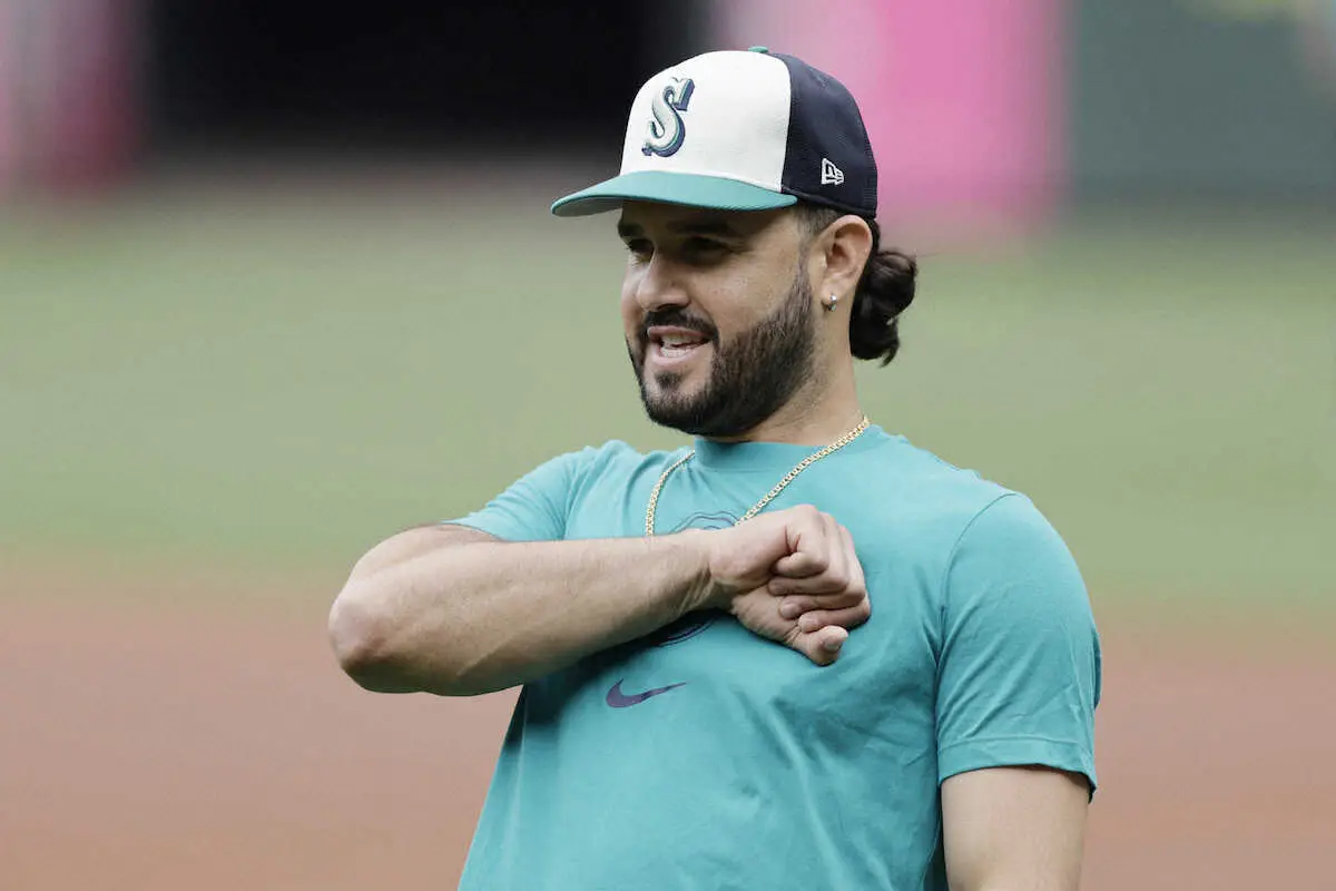 【画像・写真】マリナーズ“大谷ライバル”スアレス獲得発表「5番・三塁」でレンジャーズ戦即先発　ローリーらと強力打線