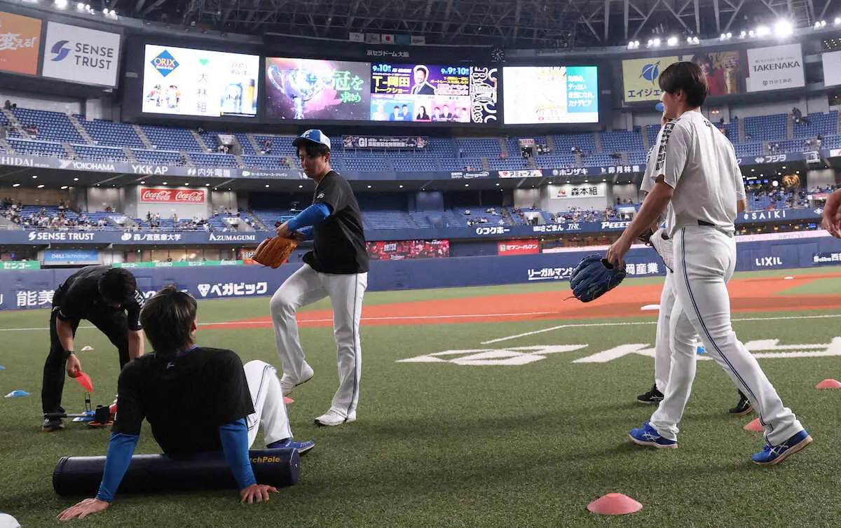 【画像・写真】飛行機遅延の日本ハムが京セラD到着　試合開始は18時15分に変更　台風9号の影響で急きょ移動経路変更