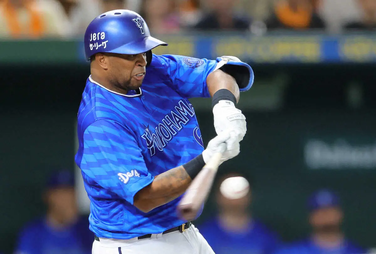 【画像・写真】DeNA新加入のビシエドが移籍後初安打初打点！初回に左中間二塁打「初めてのヒット。凄くうれしい！」