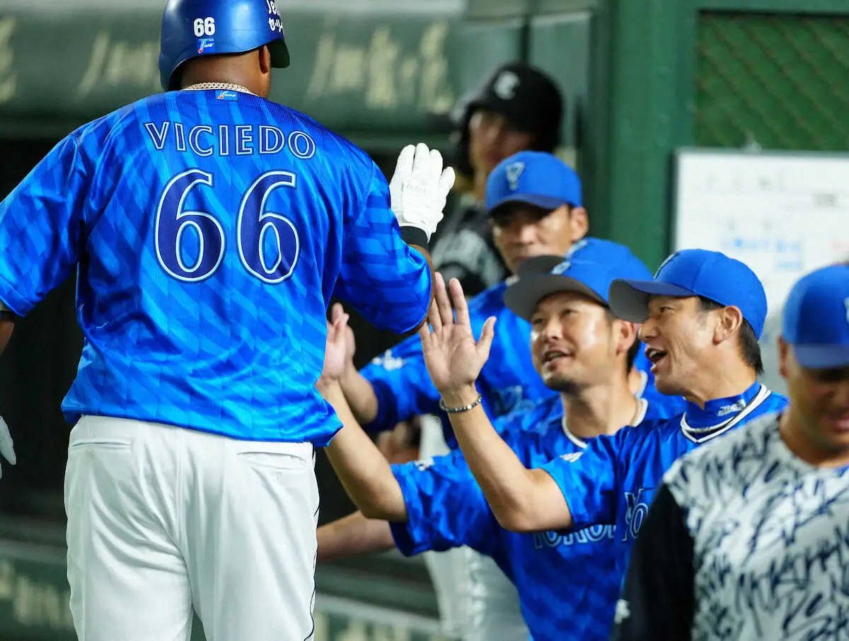 【画像・写真】DeNA　3連勝で7月25日以来8日ぶりに2位に再浮上！宮崎が7年ぶりの4番弾　先発・ケイは6勝目