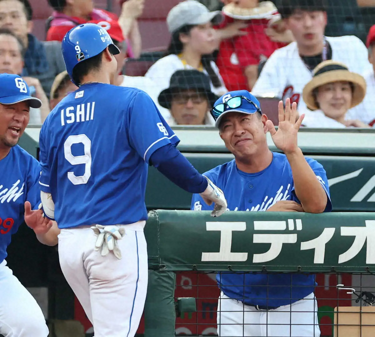 【画像・写真】中日　8回無死一、二塁の好機で痛恨送りバント失敗　5位・広島に0・5差に迫られる