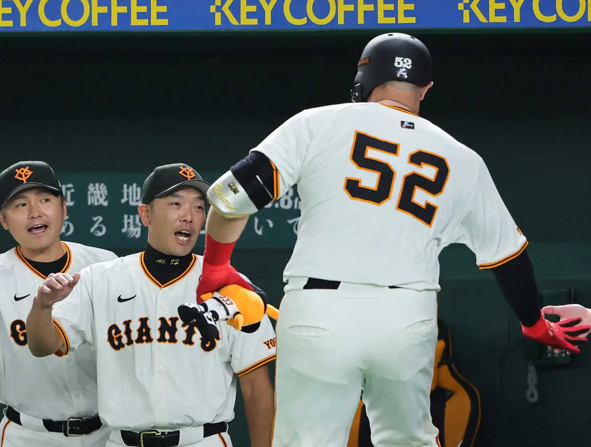 【画像・写真】巨人・阿部監督　リチャードは「あれがあるんでね。あの数字ですけど、使いたくなっちゃうんですよね」
