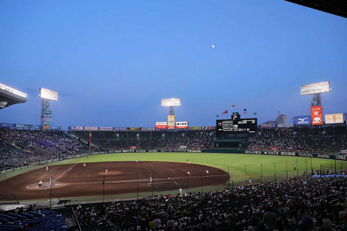 【画像・写真】【高校野球】吉田孝司氏　ナイター開催となった開幕戦　「薄暮フライ」から目が離せない