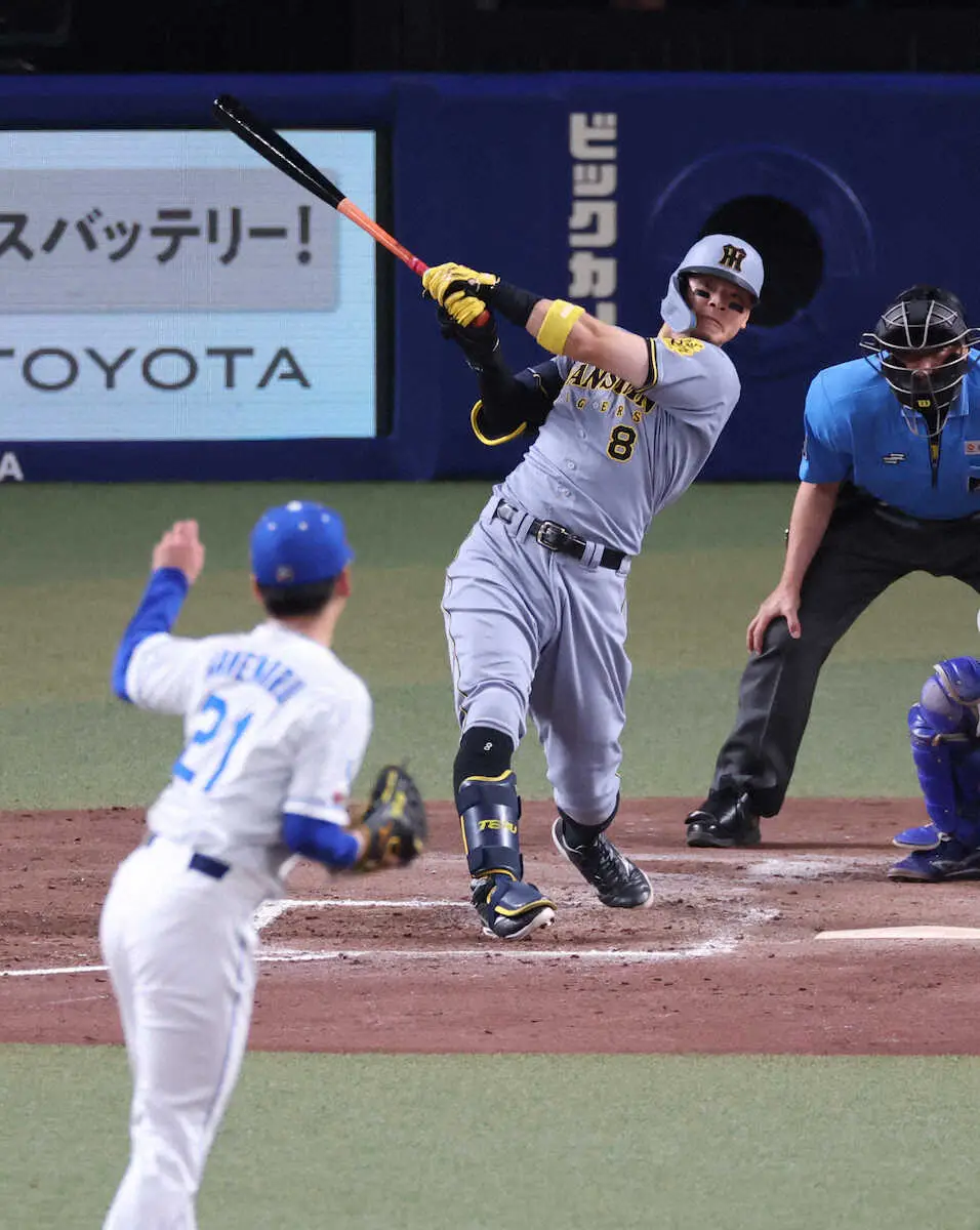 【画像・写真】阪神・佐藤輝明が29号アーチ　ドラフト1位ルーキー・金丸のスライダー粉砕　