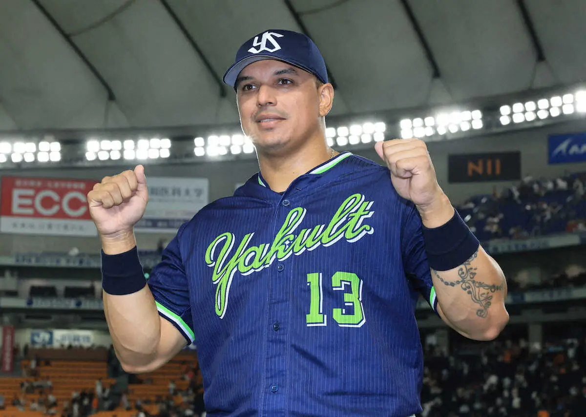 【画像・写真】ヤクルト・オスナが8回に決勝の8号ソロ　巨人・田中瑛のシュートを狙い打ち　「うまく前でさばけた」