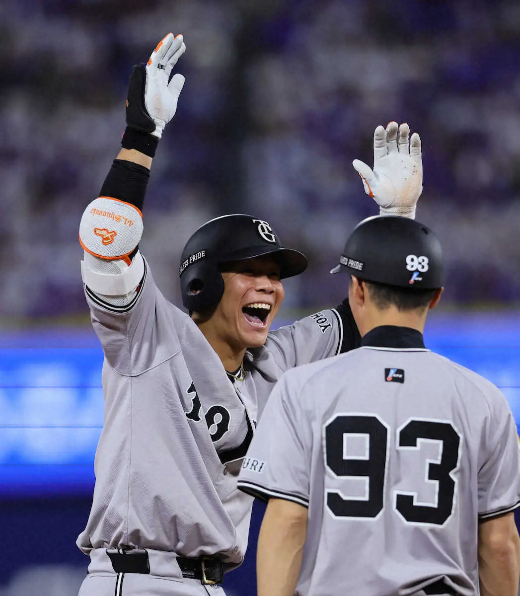 【画像・写真】巨人“ジョージ”佐々木　ハマスタの鬼だ猛打賞！今季4試合で17打数10安打　12点大勝をけん引