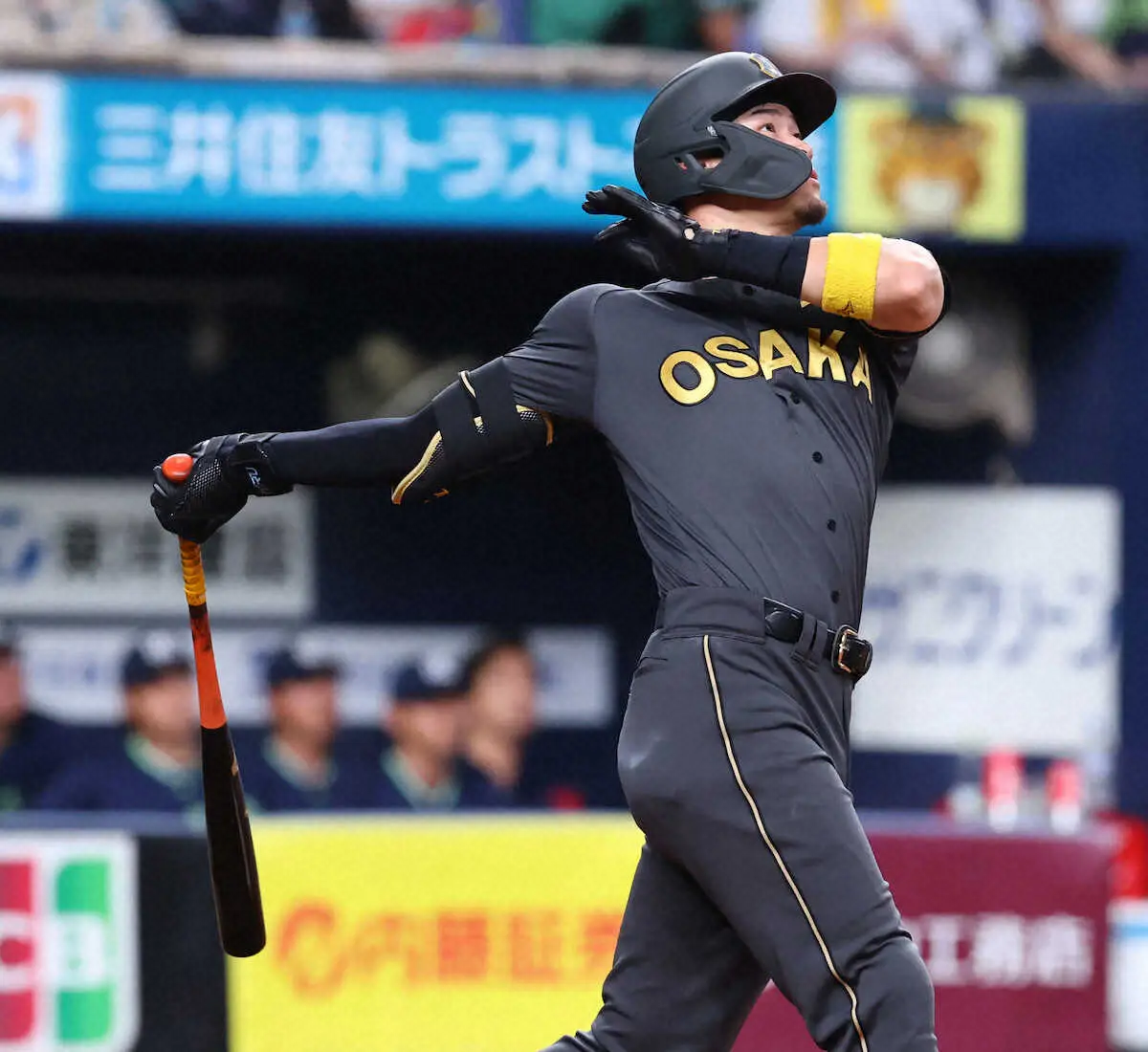 【画像・写真】シーズン30発の阪神・佐藤輝明　球団生え抜きでは掛布雅之＆岡田彰布以来40年ぶり「一つの目標だった」