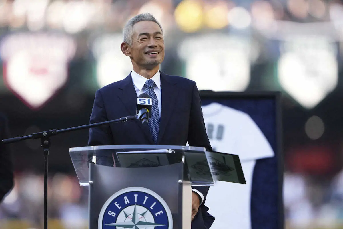 【画像・写真】マリナーズ　イチロー氏の銅像建立を発表　背番号51永久欠番式典に参加しジョンソン氏に感謝