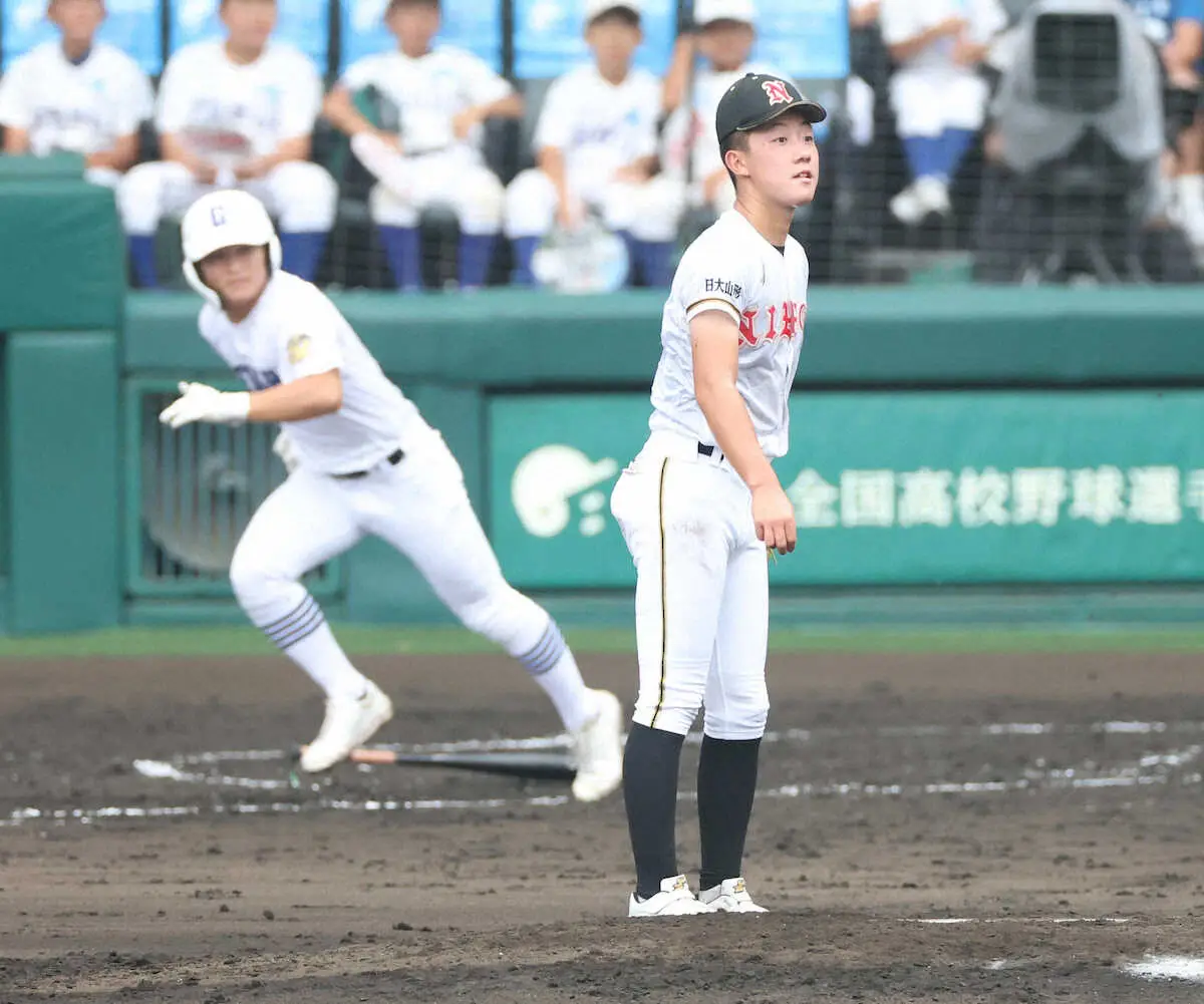 【画像・写真】【甲子園】日大山形は逆転負けで初戦敗退…9回に2点返すも阪神・中野拓夢の激励に応えられず