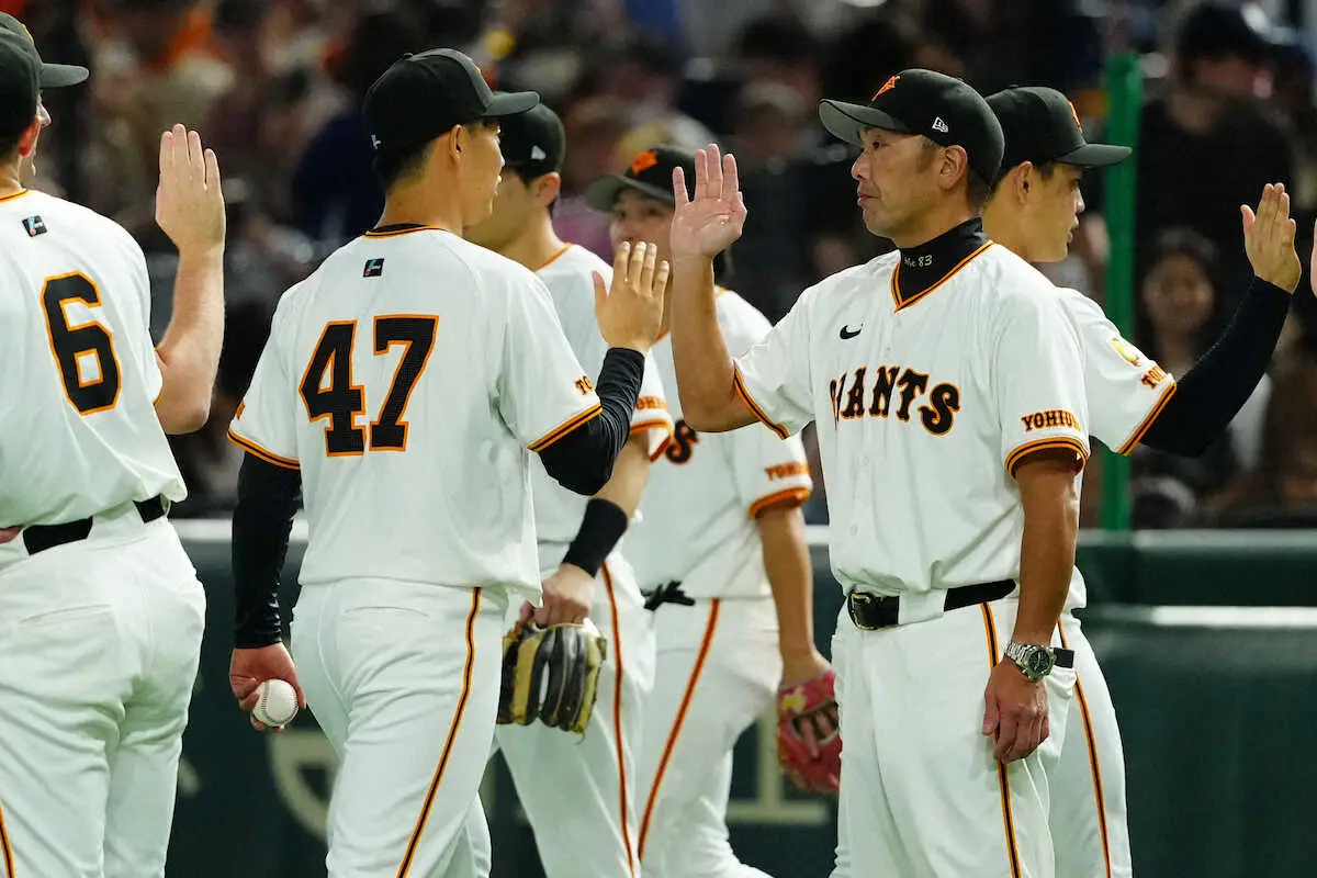 【画像・写真】巨人・阿部監督　勝負強い岸田に「だからこそ5番に入れてます」　森田も「素晴らしい内容」と絶賛