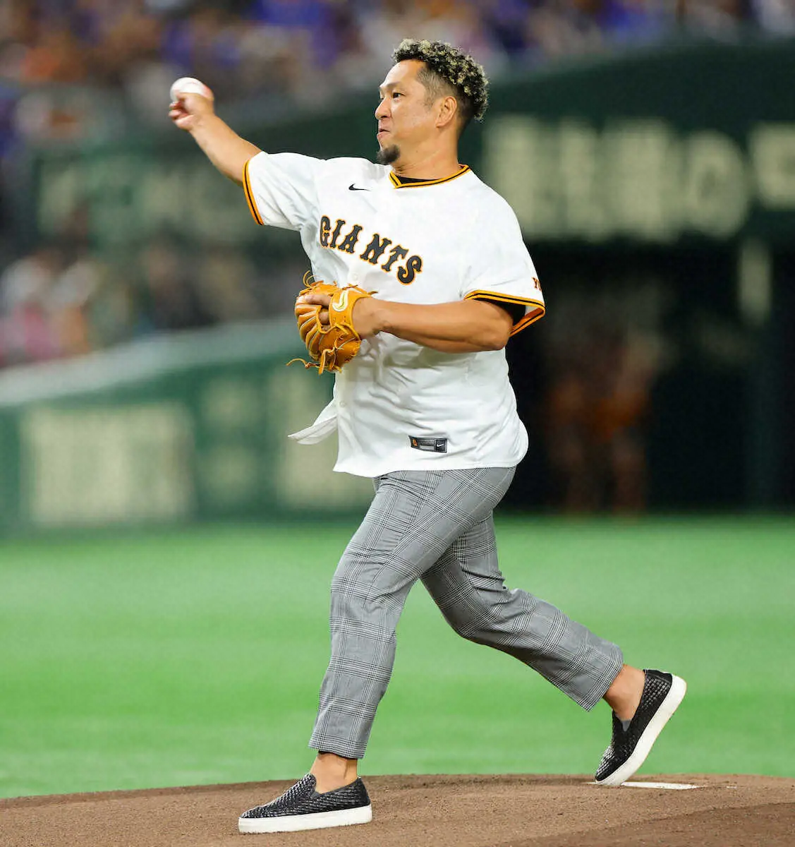 【画像・写真】始球式を務める中島宏之氏（撮影・光山　貴大）