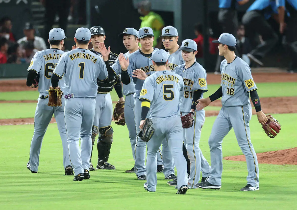【画像・写真】阪神・石井大智がプロ野球記録に並ぶ39試合連続無失点　小園に安打許すも3三振奪う