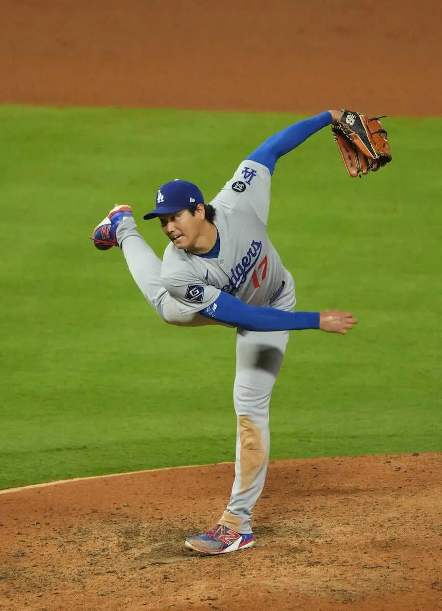 【画像・写真】＜エンゼルス・ドジャース＞投手復帰後最多となる80球を投げたドジャース先発の大谷（撮影・小海途　良幹）