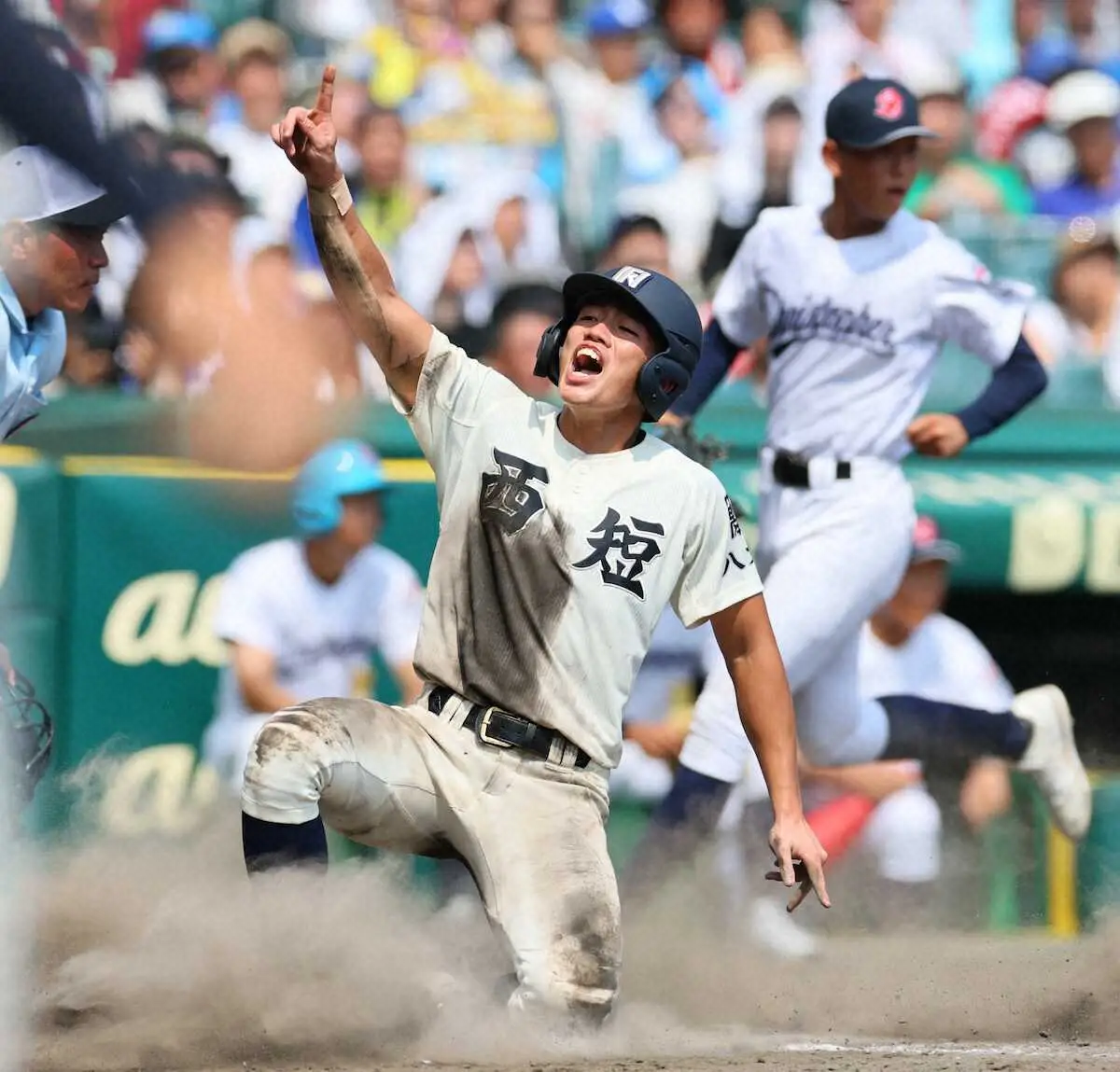【画像・写真】【甲子園】西日本短大付　競り勝って2年連続3回戦進出！8回に4番・佐藤仁が意地の勝ち越し二塁打
