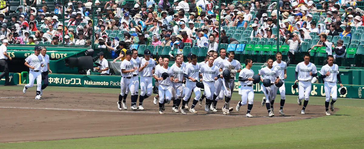 【画像・写真】【甲子園】大敗の岡山学芸館・佐藤監督「完敗…甘い球は逃してくれない」選手19人起用で経験次につなげる