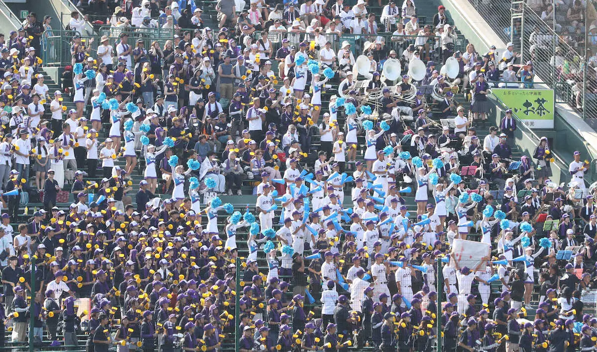 【画像・写真】【甲子園】関東第一の応援団が試合中“バースデーソング”大合唱　前帝京・前田三夫氏「いい思い出」